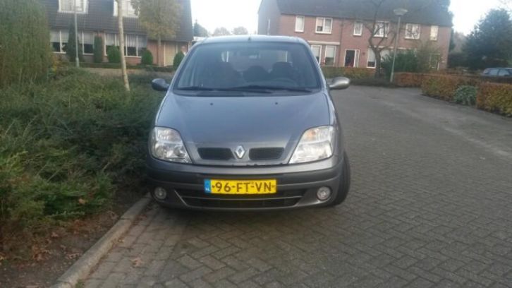 Renault Megane Scenic 1.6 16V RT 2000 LPG  Grijs