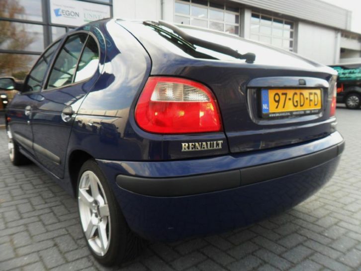 renault megane1.416vlpgG3airconapnw.onderdl.lmv2001