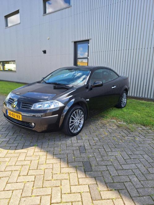 Renault Mgane 2.0 16V Autcom Cabrio AUT E4 2005 Zwart