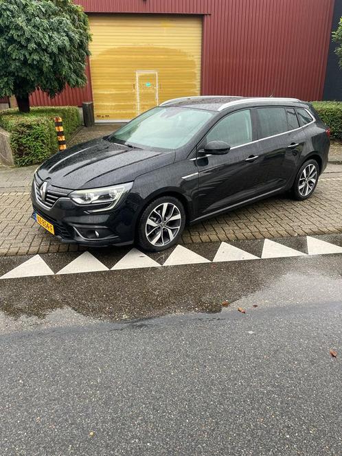 Renault Mgane BOSE 1.5dCi AutomaatKeyless entryLeer 2017