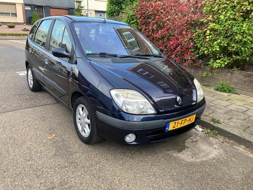 Renault Scnic 2.0 16V  XRI Blauw