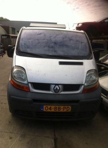 Renault trafic 1.9DCI 5Bak zilver grijs in onderdelen tekoop