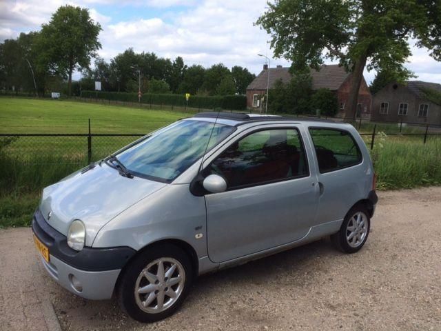 Renault Twingo 1.2-16V Cintic, panoramadak, stuurbekr, enz.