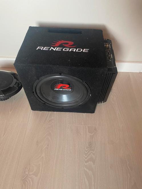 Renegade subwoofer inclusief 2 speakers en auto radio