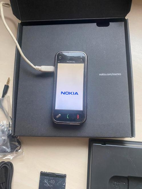 Rest spullen Nokia telefoon  twe bacterin doos