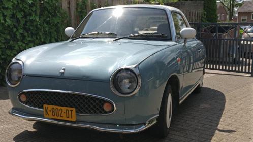 Retro Nissan Figaro