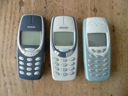 Retro Nokia039s 2x 3310 1x 3410.