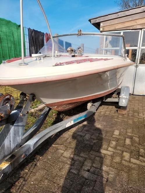 Retro Noorse speedboot met trailer vraagprijs 2250 euro