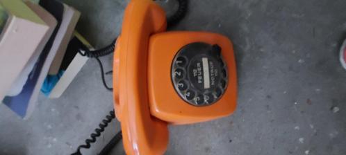 Retro telefoon groen en orange