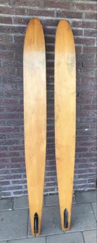 Retro waterskis