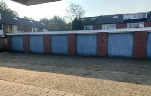 Rij 8 garageboxen te koop te Eindhoven, Belegging. Verhuurd