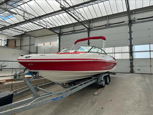 Rinker 23.5 ft 226 captiva bowrider 5.0 MPI inruil trailer