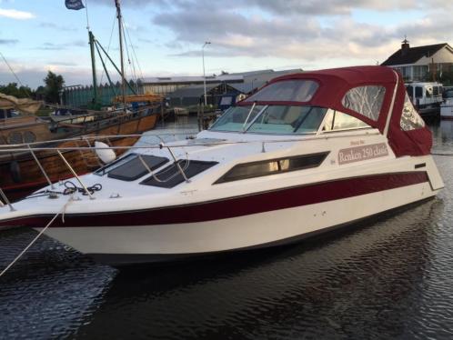 Rinker 250 classic sportcruiser 330 pk v8 met wat werk