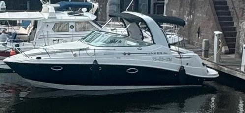 Rinker 260 Express cruiser