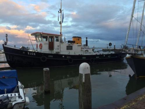 Robuust en in tip top staat verkerende sleepboot  ijsbreker