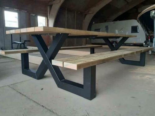 Robuuste picknick tafel met stalen x frame van 3 meter lang