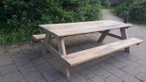 Robuuste Steigerhouten picknicktafel 