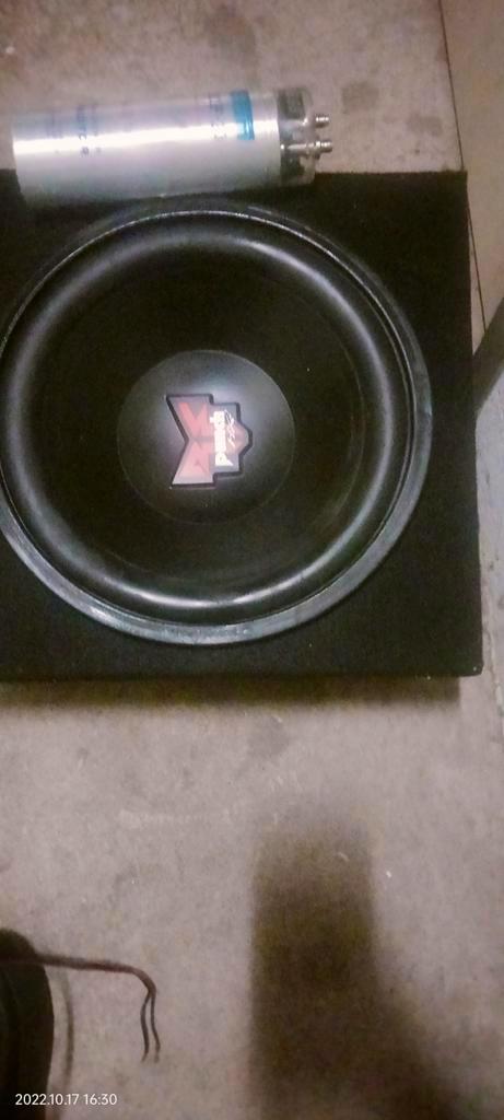 Rockford 15 inch subwoofer met versterker en condensator