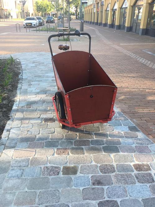 rode bakfiets