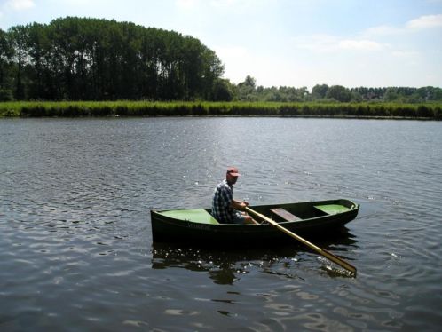 Roei - volgbootje staal geklonken klassiek model