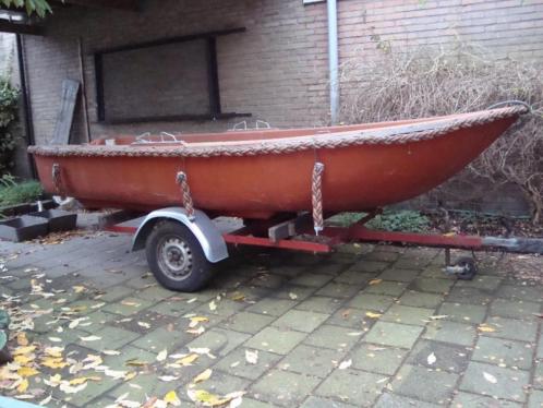roeiboot met aanhangwagen 