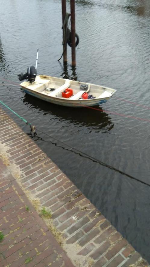 Roeiboot met motor