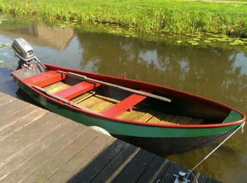 Roeiboot met motor