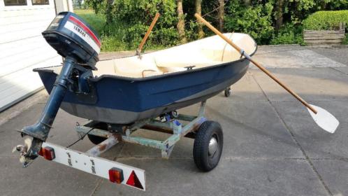 roeiboot polyester op trailer met 4pk Yamaha 