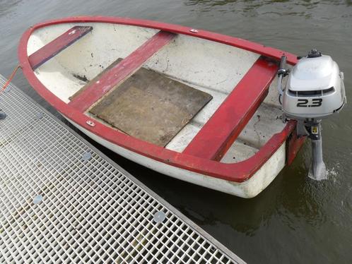 roeiboot visboot met 2.3 pk honda viertakt luchtgekoeld