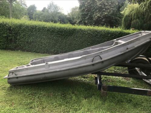 Roeiboot  Visboot  motorboot JENEAU RESCUE boot