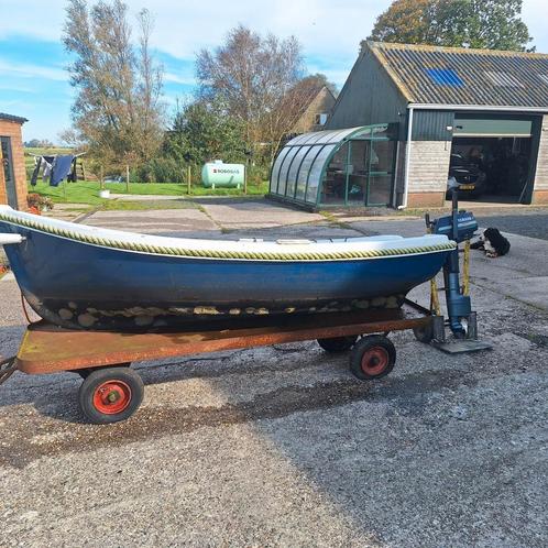 Roeibootje met 3 pk yamaha malta