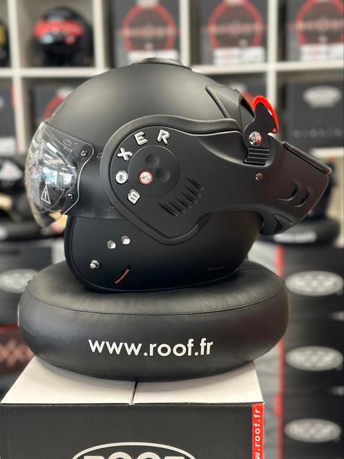 Roof Boxer V8 Helmen ( roof boxer ) ( boxer v8 )