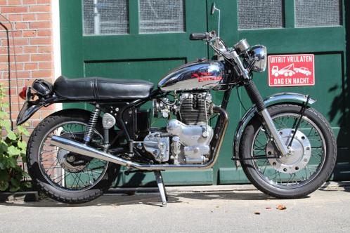 Royal Enfield 750 Interceptor 1A x27TT7x27 uit 1969.