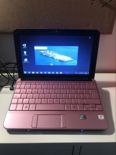 Roze mini HP laptop met adapter