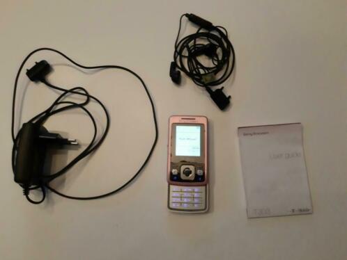Roze Sony Ericsson T303