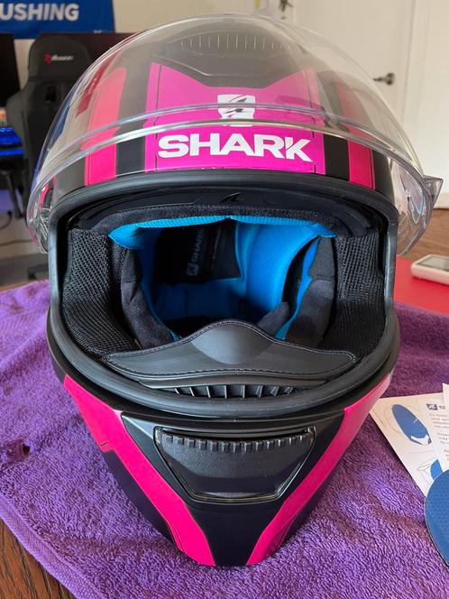 RozeZwarte Shark Skwal helm te koop