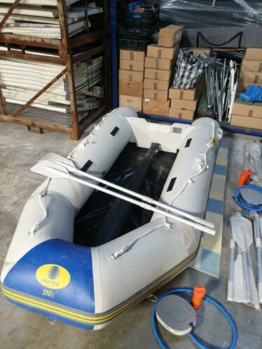 Rubber boten zo goed als nieuw en NIEUWE merk NauticaHOLLAND