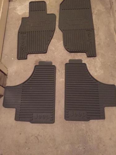 Rubber matten (orgineel) Jeep Cherokee KJ 2001-2008