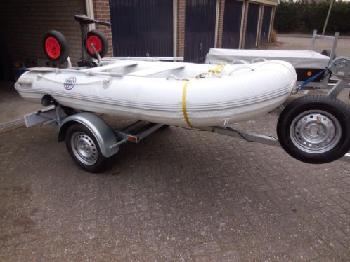 Rubberboot en trailer