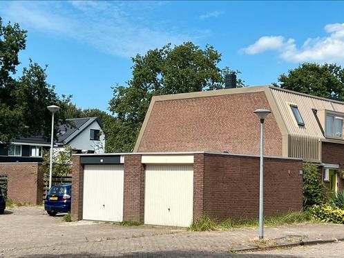ruime garageboxen in Almere-Haven te huur