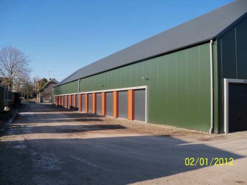 Ruime nette garageboxen te huur voor stalling  opslag 