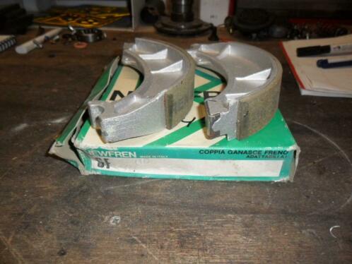 S1 250 Z250 B2 C2 voorrem remschoenen GF1242 Nieuw