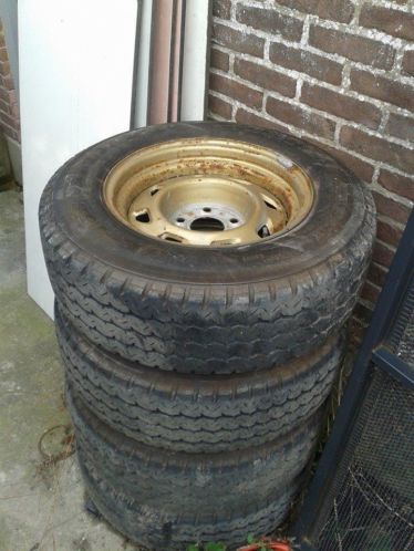 S10 stalen velgen met banden