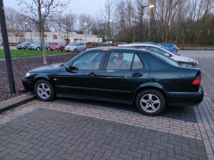 saab 9-5 2.0 rookt rijd wel gewoon 