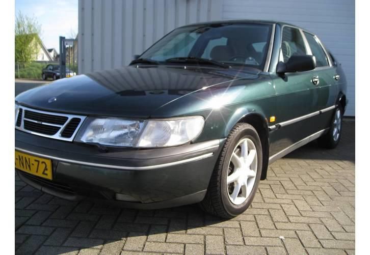 SAAB 900 2.3i SE