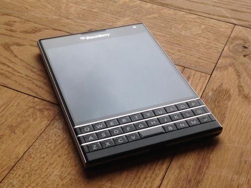 SALE Blackberry Passport  4m Garantie  Nieuwstaat 419,-