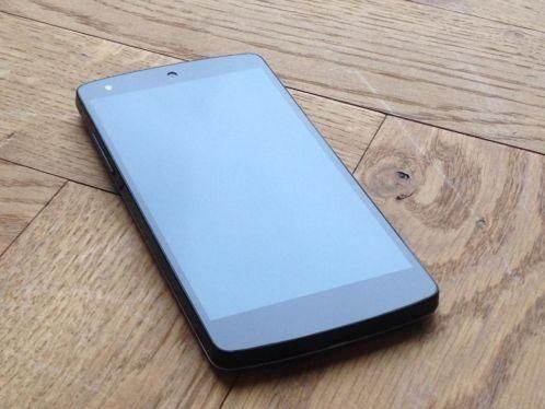 SALE LG Google Nexus 5 Zwart  4m Garantie  Case 209,-