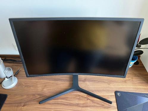 Samsung 27 inch 1440p Curved QLED gaming monitor 144Hz
