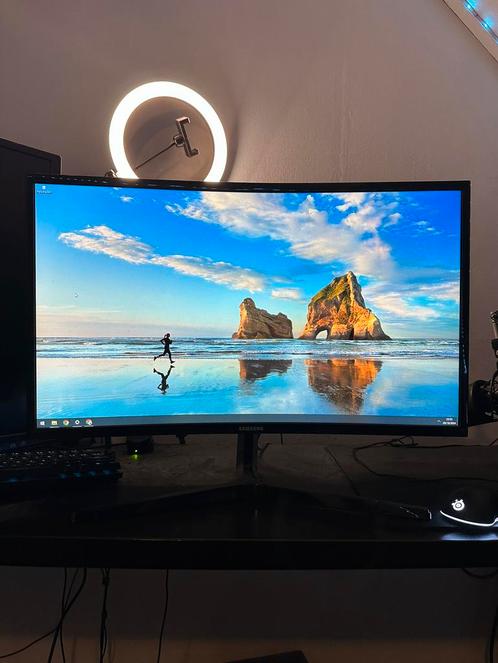 Samsung 27 inch Curved Monitor