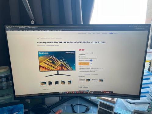 Samsung 4K Curved Monitor (32 In)